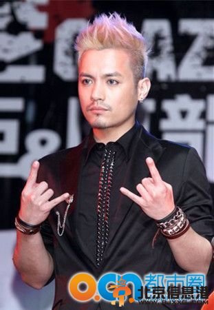 爱闪亮张可峰是谁演的 扮演者范逸臣个人资料及照片