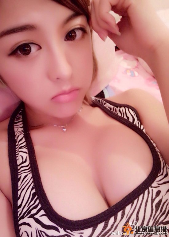 复旦校花龚叶轩大尺度照 痣奶妹微博大秀爆乳照右胸有黑痣