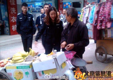 美女城管熊朝蓉照片 四川安岳最漂亮的城管微笑执法被称女神