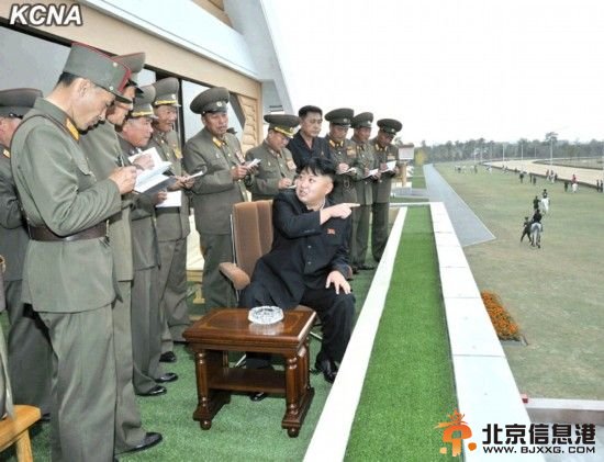 10月20日，朝鲜最高领导人金正恩视察了已经建设完工的美林骑马俱乐部，崔龙海等陪同视察。（朝中社图片）