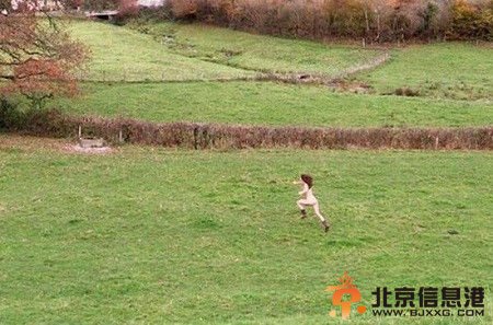 2 提利亚在节目中全裸出镜