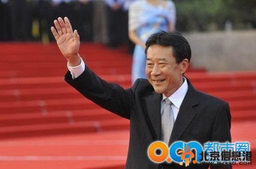 李雪健个人资料及照片 台湾金马奖李雪健戴国旗徽章领奖