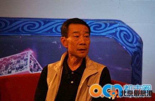 李雪健个人资料及照片 台湾金马奖李雪健戴国旗徽章领奖