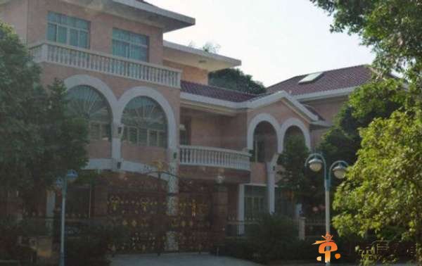 东莞官员被指有百套<a href='http://www.bjxxg.cn/house/' target='_blank'><u>房产</u></a>并包养情妇已被调查