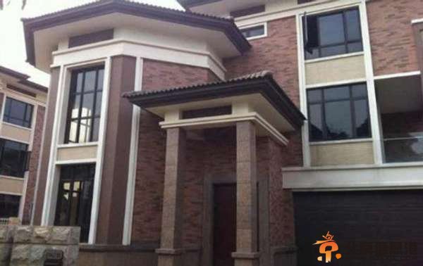 东莞官员被指有百套<a href='http://www.bjxxg.cn/house/' target='_blank'><u>房产</u></a>并包养情妇已被调查