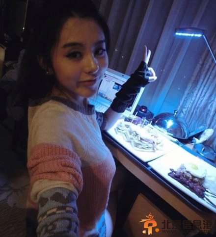 车模赵惟依托胸照曝光 巨乳走光十分劲爆