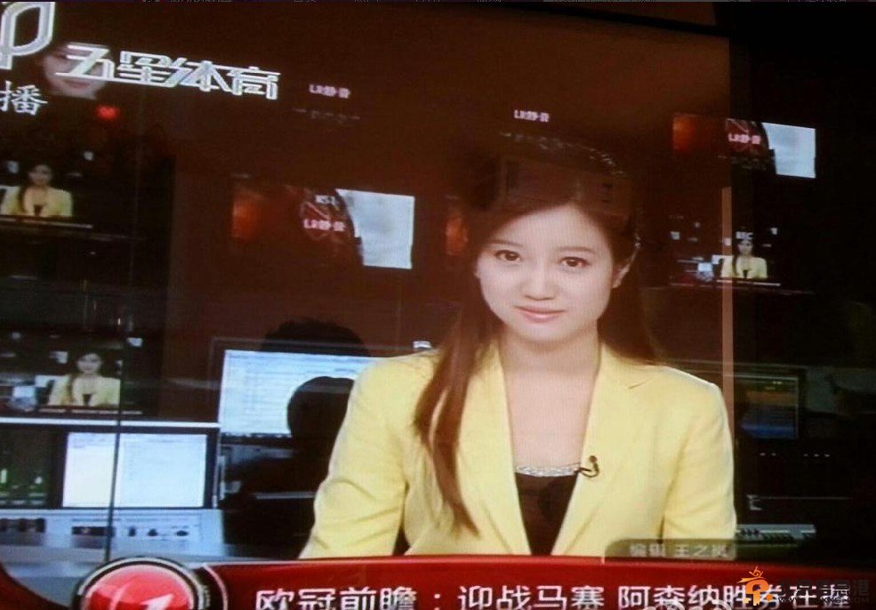 五星体育美女主播孙冰私家照曝光 俏皮可爱事业线十足(图)