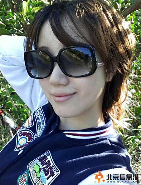 五星体育美女主播孙冰私家照曝光 俏皮可爱事业线十足(图)