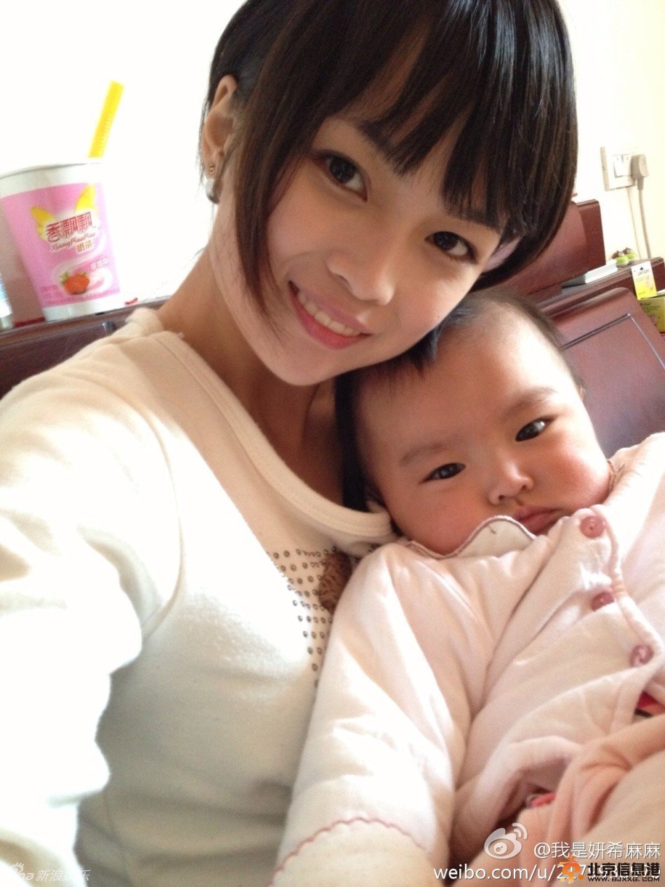 漂亮妈妈和宝贝