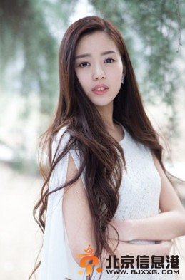 黄晓明密会22岁深大校花温心 与baby恋情疑生变