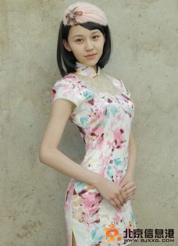 阿丽亚饰沁桐