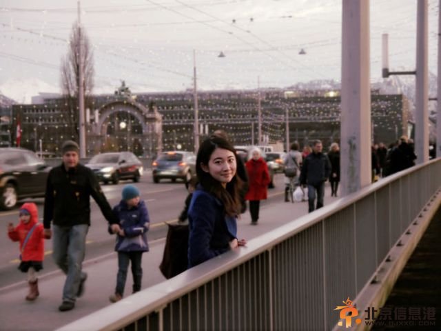 美女博士实验照惊艳走红 欲征男友回家过年