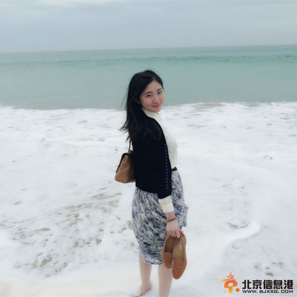 美女博士实验照惊艳走红 欲征男友回家过年