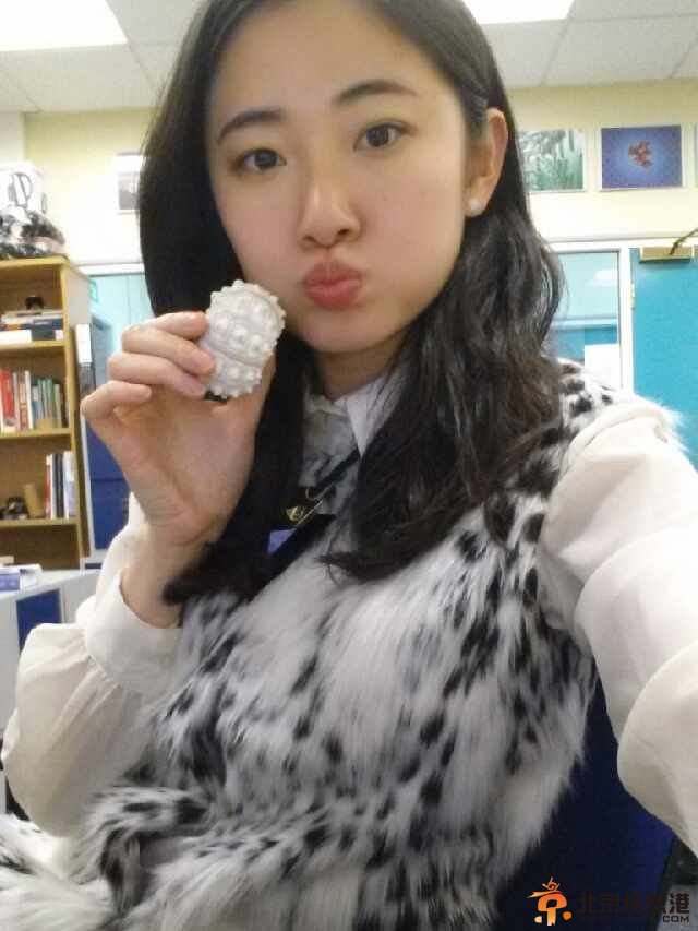 美女博士实验照惊艳走红 欲征男友回家过年