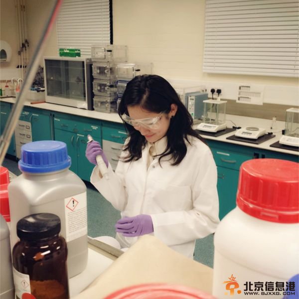美女博士实验照惊艳走红 欲征男友回家过年
