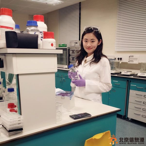 美女博士实验照惊艳走红 欲征男友回家过年