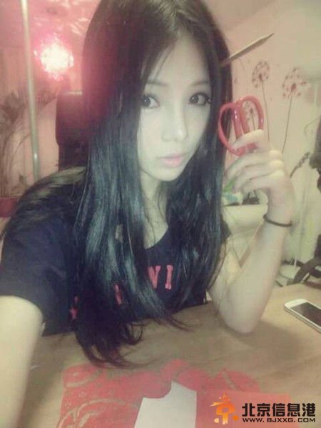心灵手巧的美女