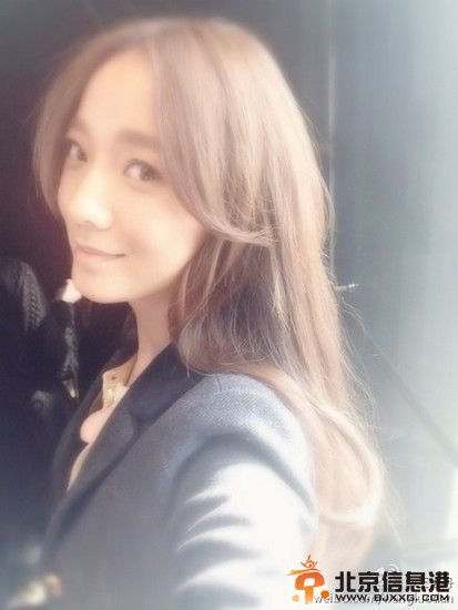 王珞丹午夜晒美照长发及腰