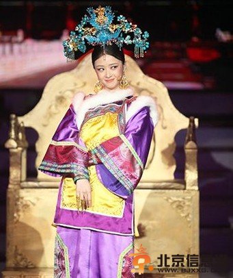 百变大咖秀蒋欣原版华妃照片 大咖秀蒋欣华妃何炅谢娜落泪