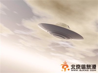 美国“51区”雇员称内有9架飞碟 曾见灰色外星人