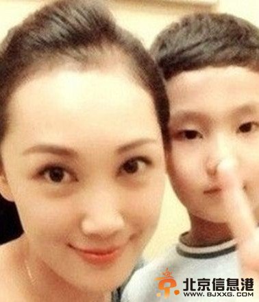 韩磊老婆照片 韩磊老婆其其格照片 其其格韩磊儿女照片
