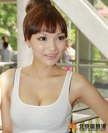 AD2嫩模Amy性感自拍露粉红嫩乳给谁看（图）