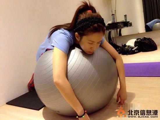 美女主播吴怡霈性感身材全靠健身大秀私照(图)