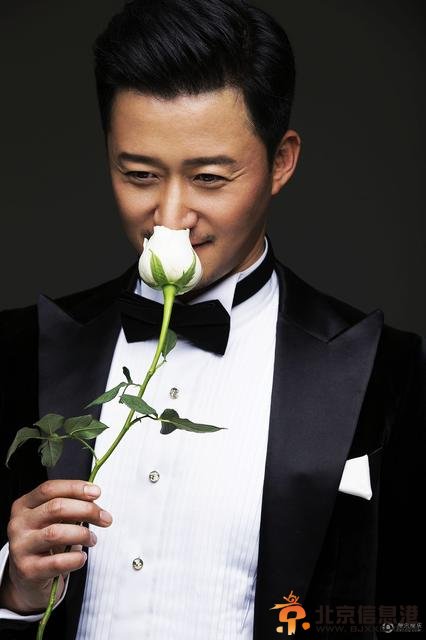 中国第一硬汉吴京情定谢楠:甜蜜婚纱照曝光