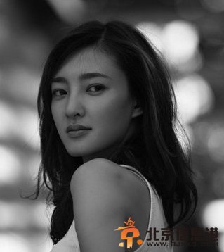 前任攻略罗茜是谁演的 扮演者王丽坤个人资料及素颜图片