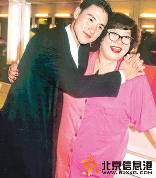 盘点男星背后的干爹干妈 冯小刚是黄晓明干爹