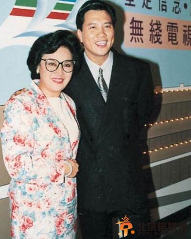 盘点男星背后的干爹干妈 冯小刚是黄晓明干爹
