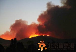 云南玉溪洛河乡附近发生山火