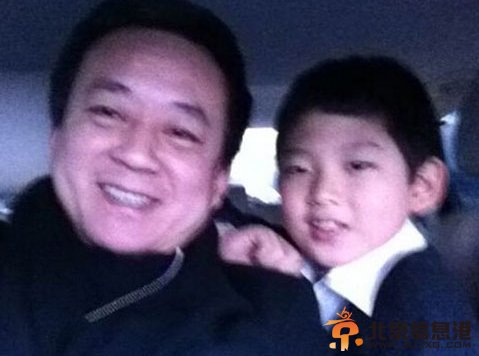主持人朱军12岁儿子朱思潭资料照片 朱军的弱智儿子是谁