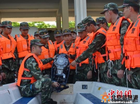 广东武警抗洪救援从一味苦干“转身”科学施救　 