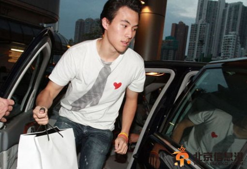 赌王公子何猷启女友是谁 揭其历任女友及个人资料照片