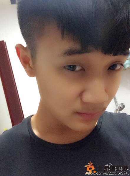 变形记周卓夫个人资料微博 双面少年周卓夫不断<a href='http://www.bjxxg.cn/baby/chengzhang/' target='_blank'><u>成长</u></a>