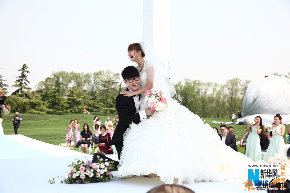 快男李行亮大婚 手工造飞屋送妻浪漫婚礼引众人飙泪【图】