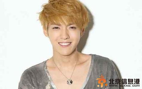 [视频]EXO吴亦凡心肌炎诊断书曝光 自嘲解约“螳臂挡车 我还安好”