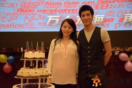 王力宏在西安开唱 之后再庆功宴上宣布老婆怀孕