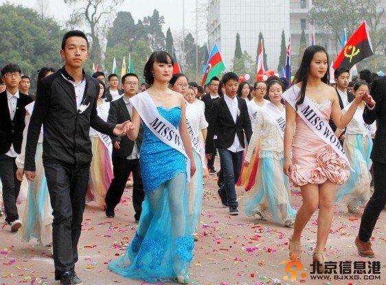 疯狂的校运会三观尽毁 学霸各类雷人造型亮瞎你眼