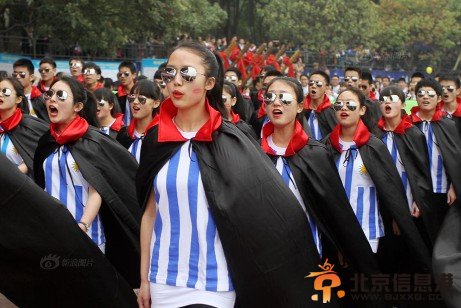 疯狂的校运会三观尽毁 学霸各类雷人造型亮瞎你眼