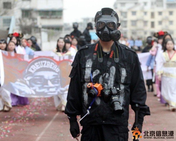 疯狂的校运会三观尽毁 学霸各类雷人造型亮瞎你眼