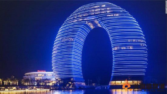 河南一体育场似聚宝盆 系数挑战人类审美极限的建筑