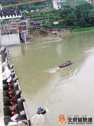 湖南渔民睡着被洪水冲到重庆 眼一闭一睁就“跨省了”