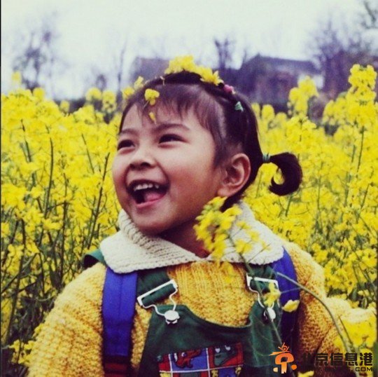 张稀哲女友童年旧照外泄 嘟嘴卖萌秒杀各路宅男女神（图）