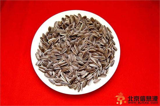 吴尊Neinei拜访怀孕五月侯佩岑 揭孕期安胎饮食宜忌