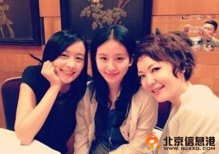 杜汶泽拍的陈法拉、刘诗诗和田蕊妮合照