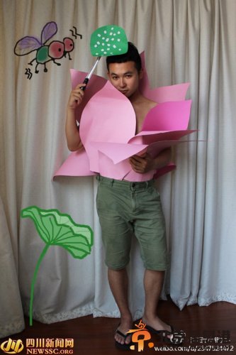 小伙儿邂逅白衣女孩 一见钟情发另类照片寻人(图)