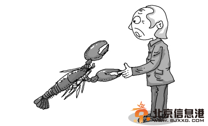 夺命小龙虾致7旬老太身亡 网友：龙虾钳有毒？