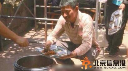 刘天王在成都拍新 咋一点天王范都没有了